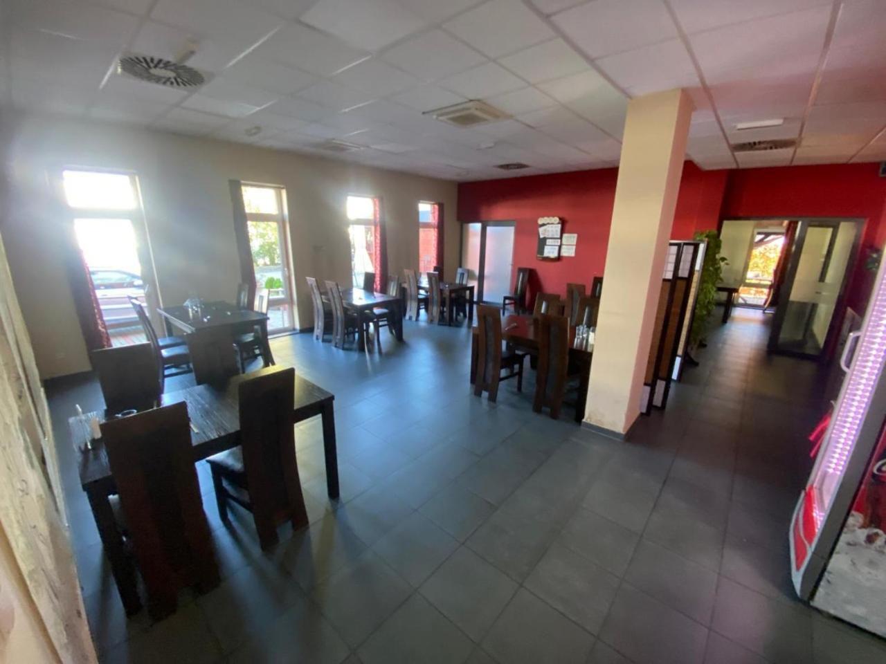 Koi Restaurant And Guest House 卓利 外观 照片