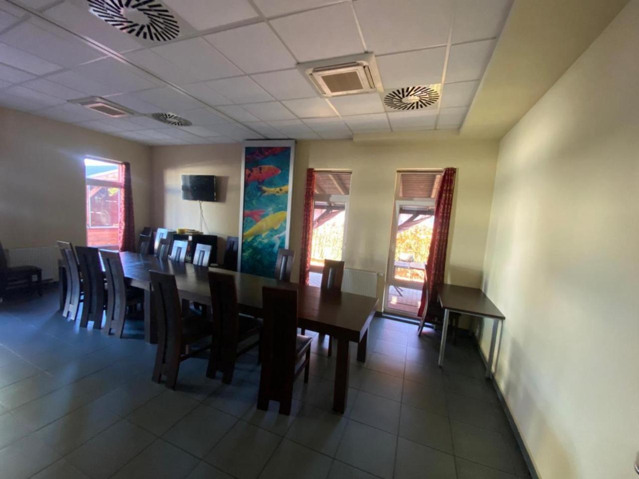Koi Restaurant And Guest House 卓利 外观 照片