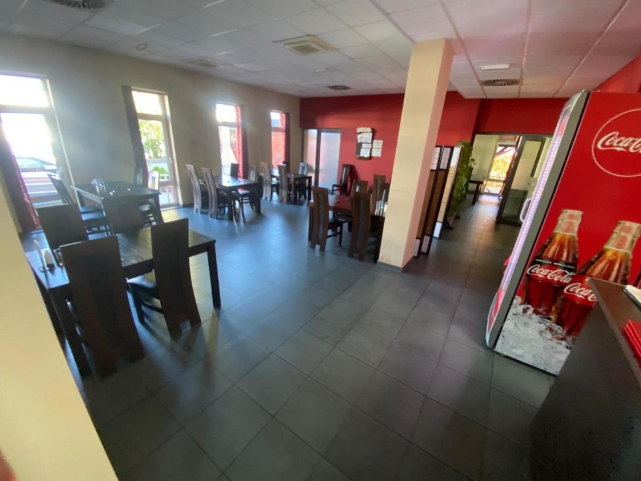 Koi Restaurant And Guest House 卓利 外观 照片