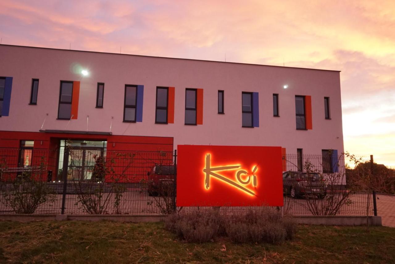Koi Restaurant And Guest House 卓利 外观 照片